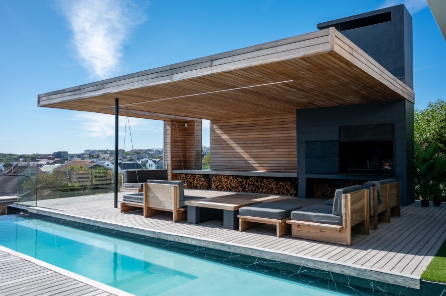 6 Bedroom Property for Sale in Myburgh Park Western Cape